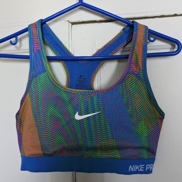 Nike sport bra - Picture 1 of 3